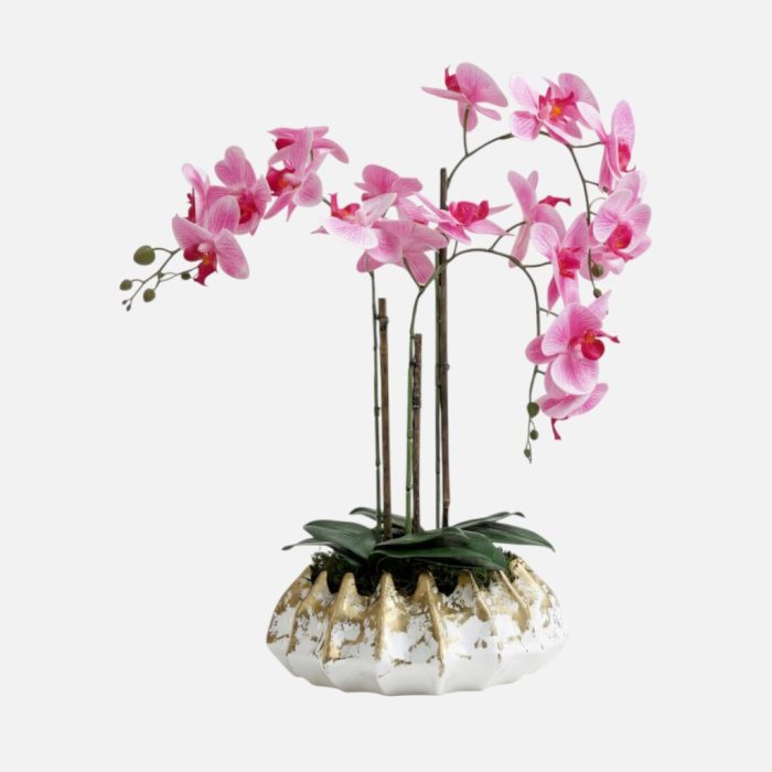 Arranjo de orquídeas em vaso de cerâmica branco e dourado Atlântico - Rosa Claro