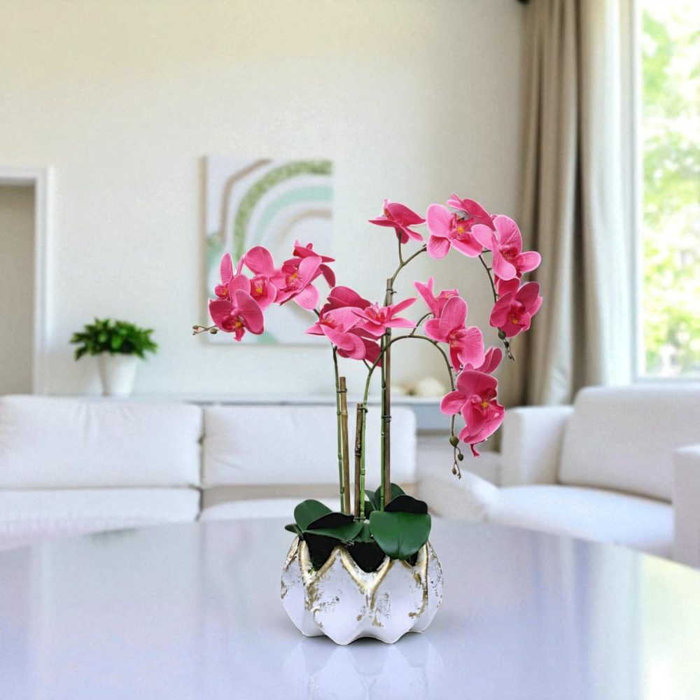 Arranjo de orquídeas em vaso de cerâmica branco e dourado Aurora - Image 4